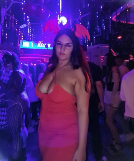 Ann Cygnus adult star picture