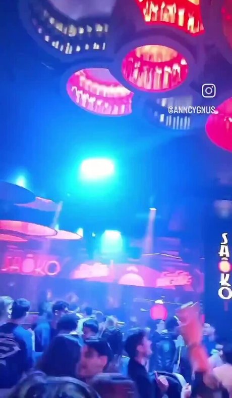 Ann Cygnus star free images