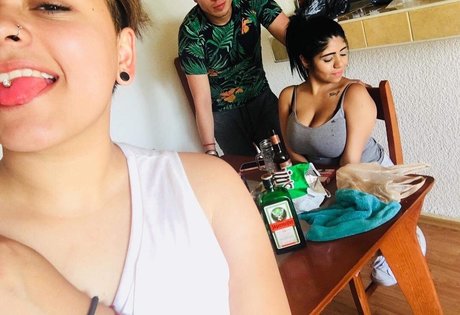 Kimberly Hdeez model art galleries