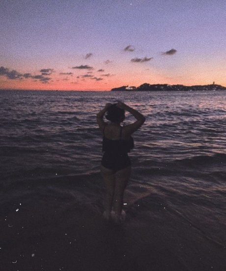 Kimberly Hdeez nude star pic