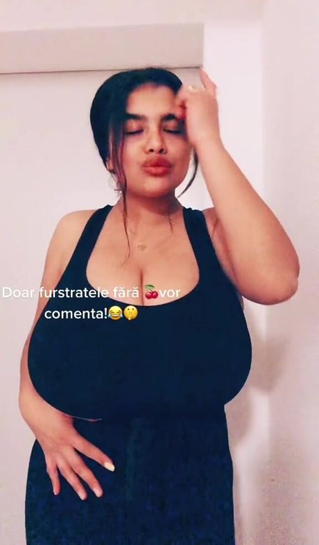 Melannia model hd image