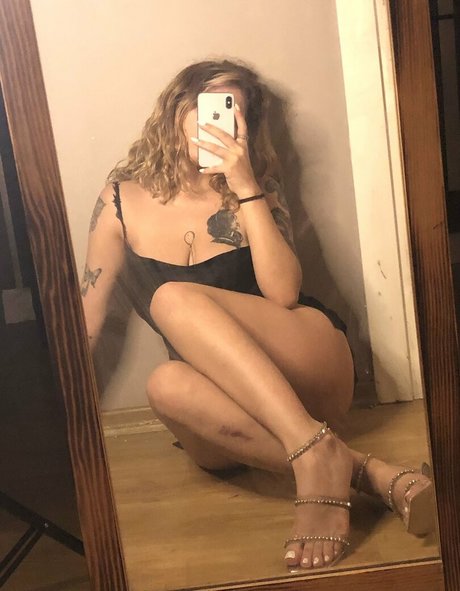 Gaye Nur Demir hot pornstar img