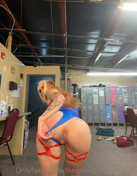 Taylor Coit erotic model photo