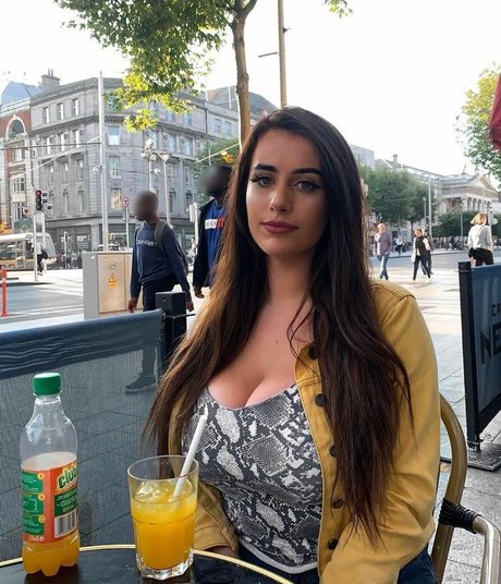 Ciara Lennon naked model photos