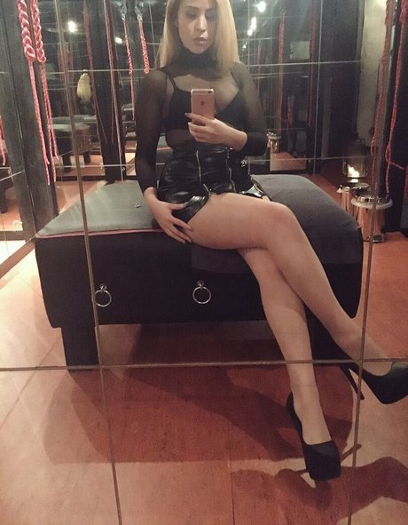 SophiaLarou porn actress photos