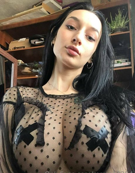 RoxyMilano model erotic galleries