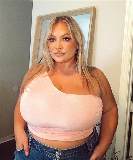 Hayden Buchko perfect model img