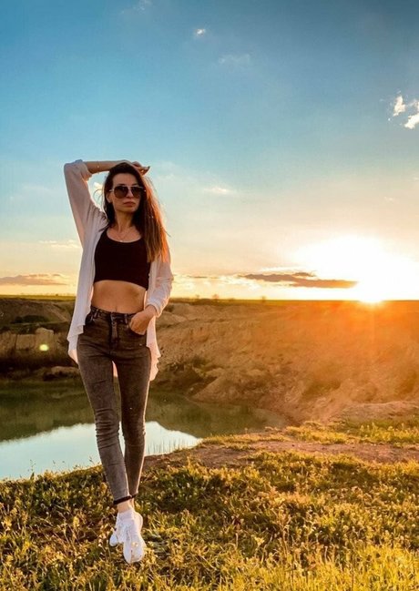 Darina Rey thumbnail