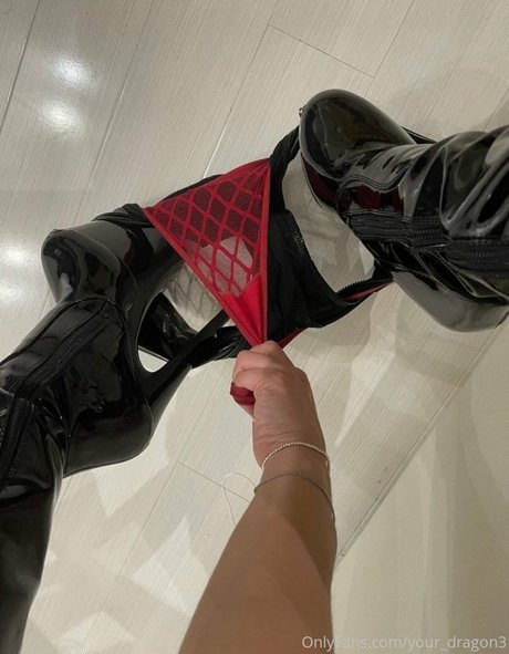 Dragon s Fire VIP art actress pictures