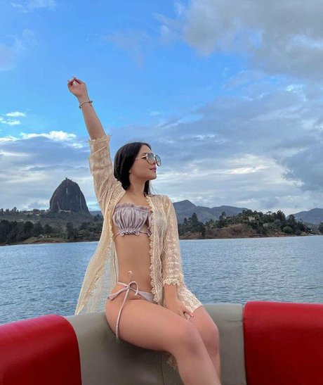 Sharon Shannel model exclusive image