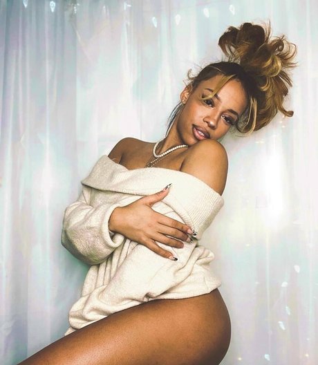 Giana Malise xxx actress gallery