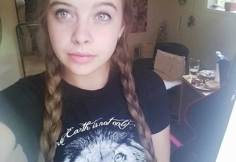 Alildore high quality pornstar picture