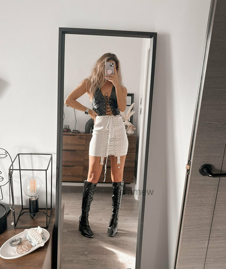 leolamew star photos