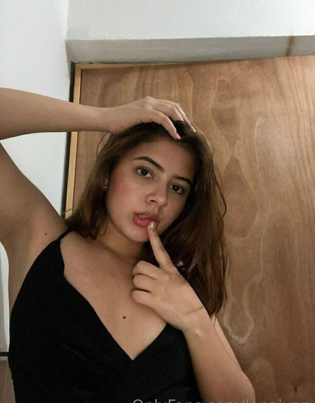 Lenaivan naked model images