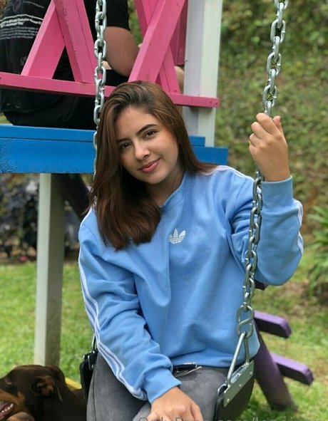 Lenaivan sexy actress pic