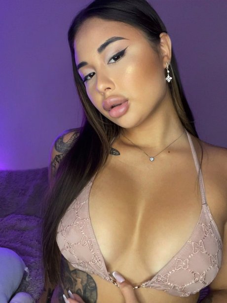 Bonnie Humps star high quality pic