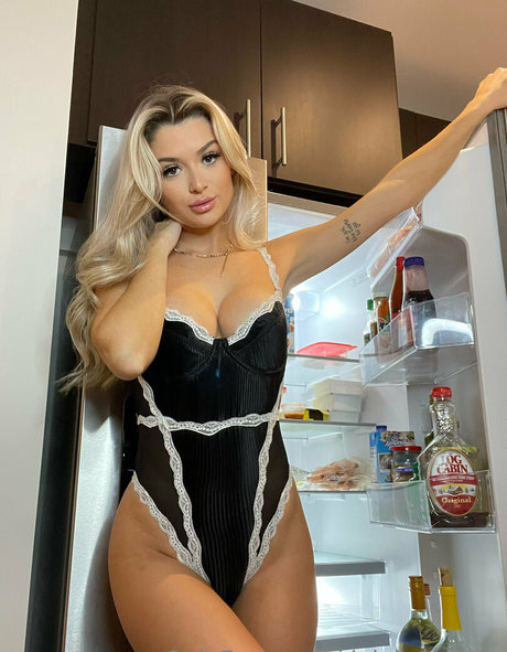 Daisy Mae model top archive