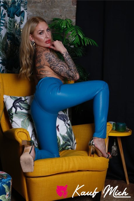 Tina2212 pornstar erotic image