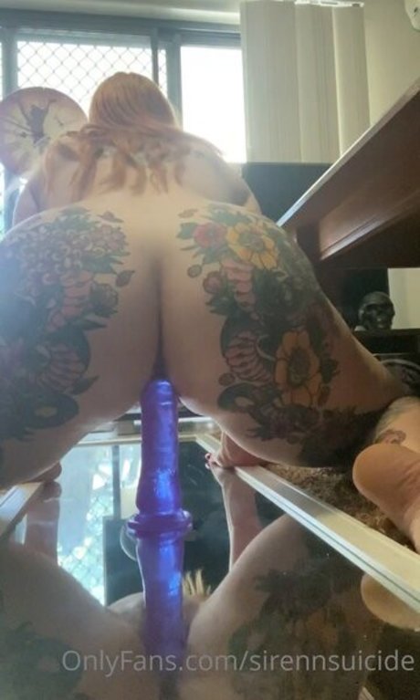 Sirenn Suicide star nude pictures