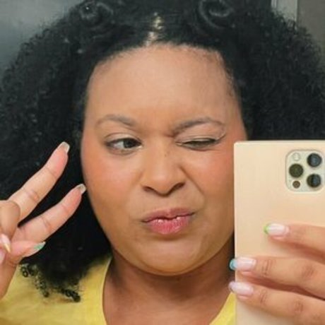 Yasmin irl profile pic