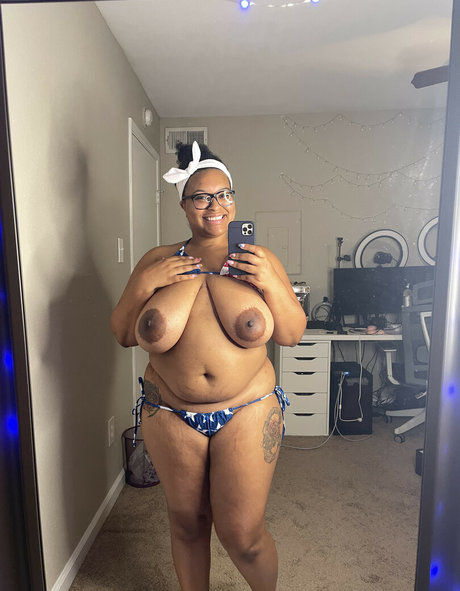 Yasmin irl naked model images