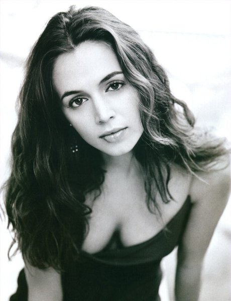 Eliza Dushku nice star archive