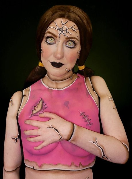 rednamrahC star sexy gallery