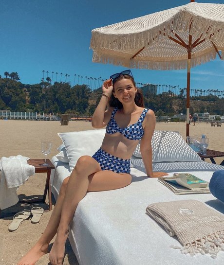 samanthadockser hot actress galleries