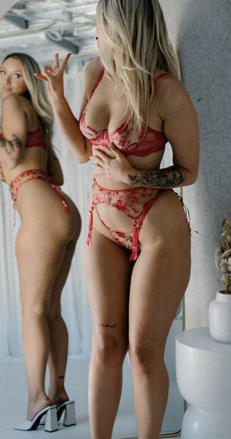 ebony meldrum model pornographic pictures