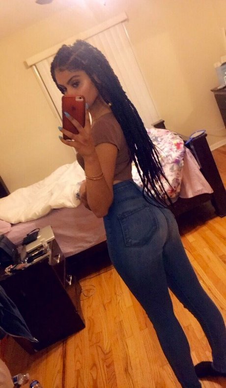 Prettypreet art actress photos