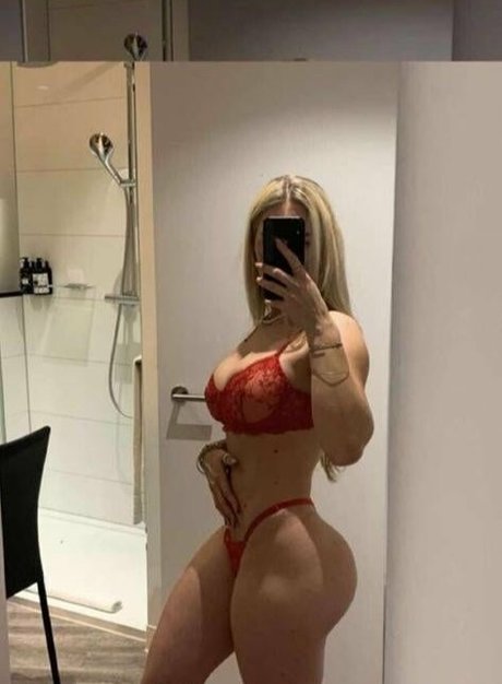 Hannabaumnn hot star photo