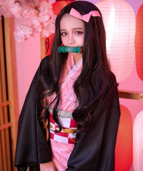 miholy hd actress pics