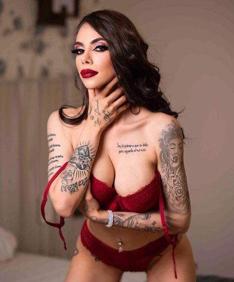 Claudia Guajardo art star galleries