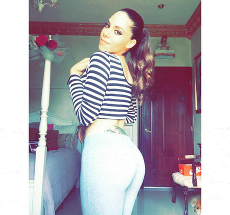 Claudia Guajardo model art gallery