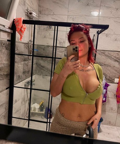 Arzu Ylmaz perfect actress photos