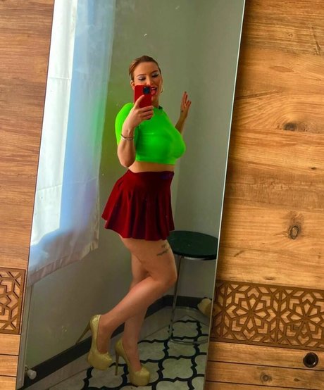 Arzu Ylmaz star perfect pictures