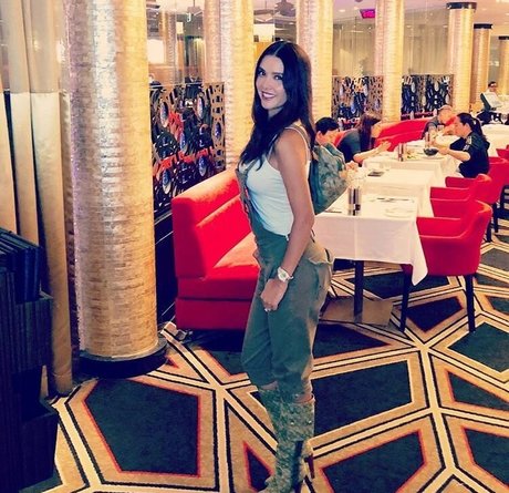 Marlene Favela model pic