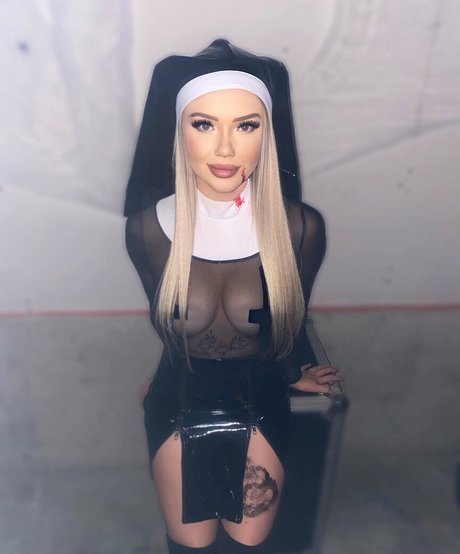 BlondBunni xxx pornstar pic