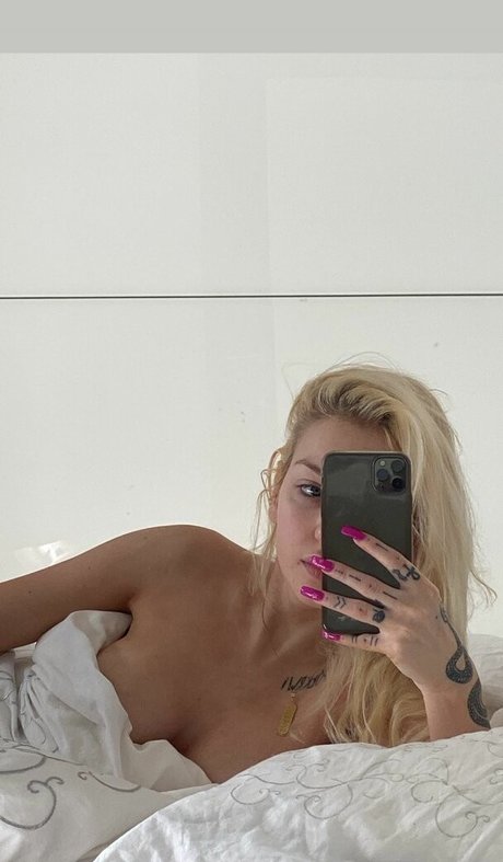 _lilsauvage_ xxx star picture