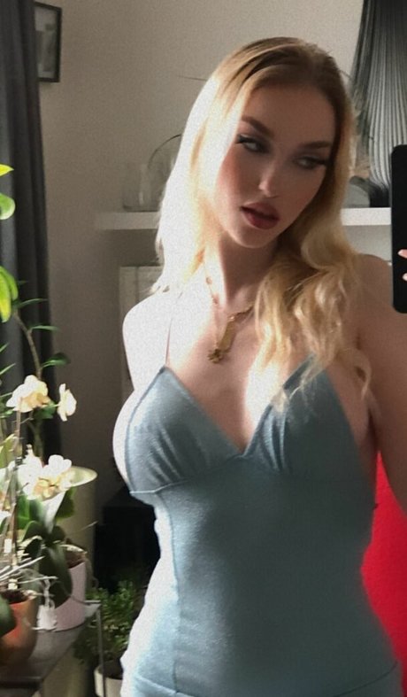 _lilsauvage_ high quality actress gallery