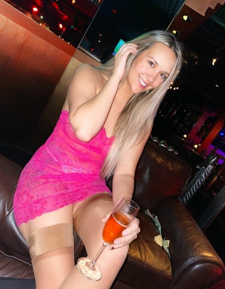 moderndayhousewife art actress gallery