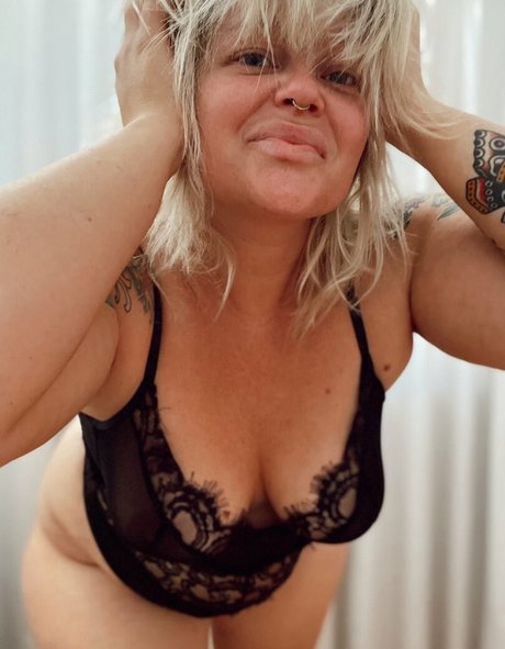 Tallulah Moon model sex pictures