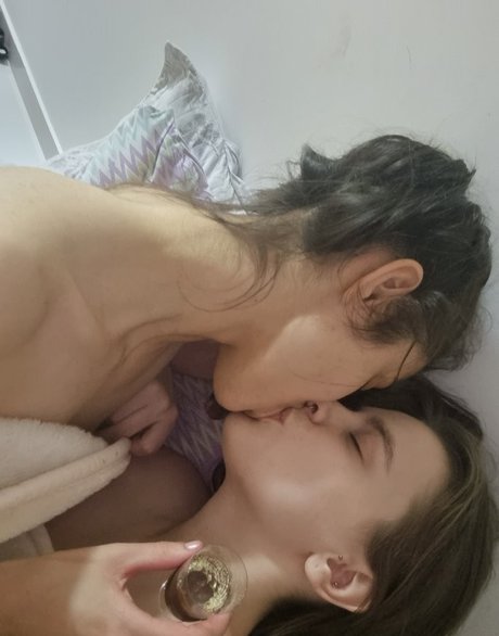 gloves onlyfans pretty images