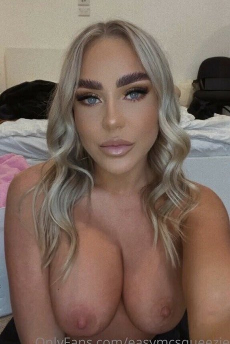 Emily McCarthy star pornographic picture