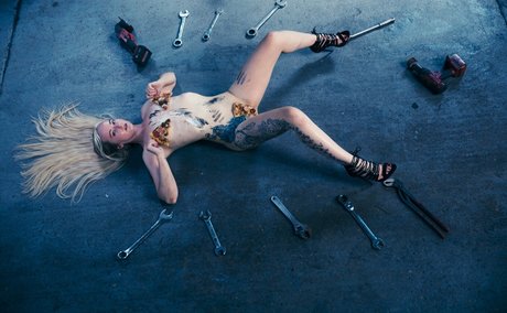 StarInTheMaking hot pornstar pic