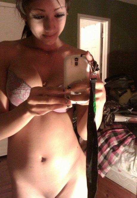 Celia Babe sexy actress pictures