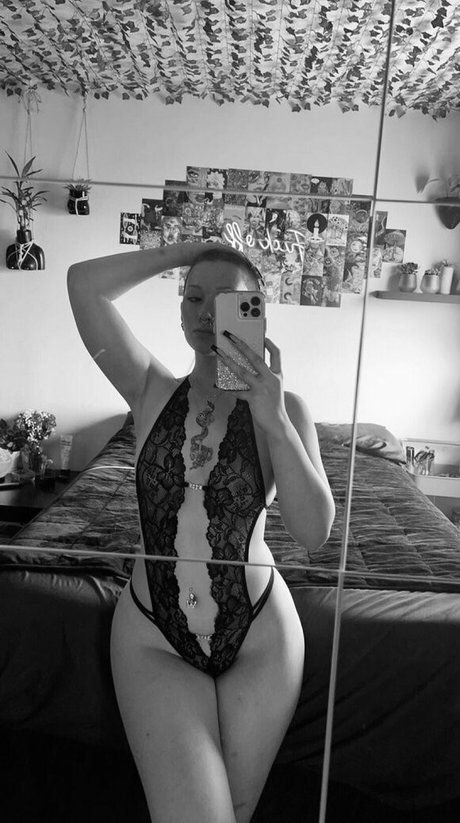 Ellie Summer thumbnail