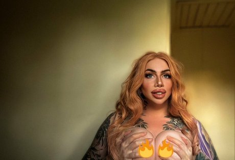 bluecollarbimbo profile pic