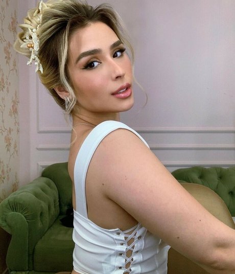 LoryLives sex model archive