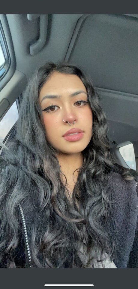 Sweetnek0 model adult image